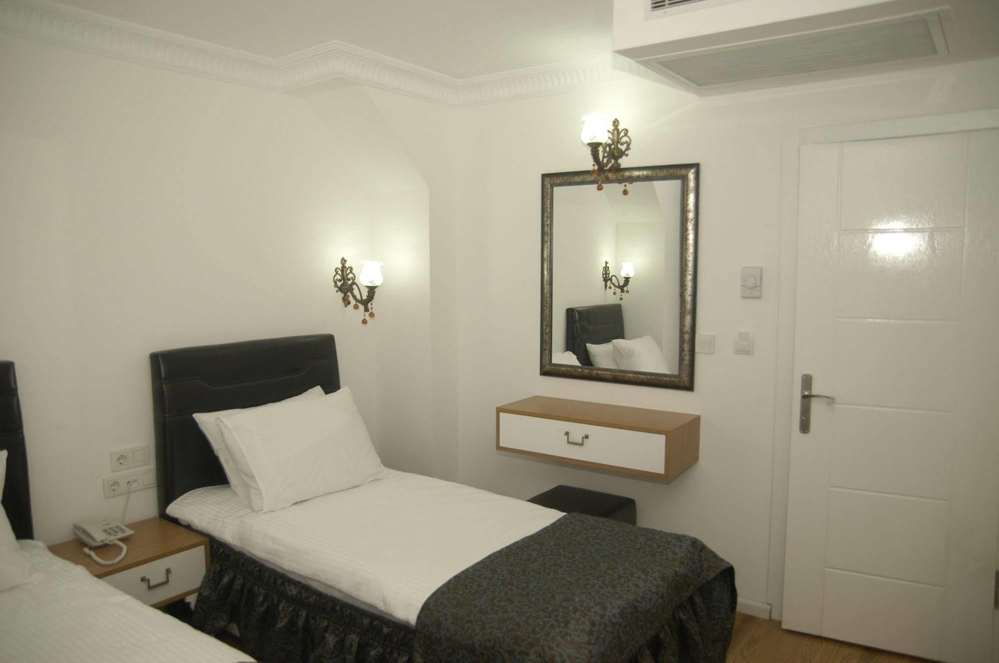 Jakaranda Hotel Istambul Extérieur photo